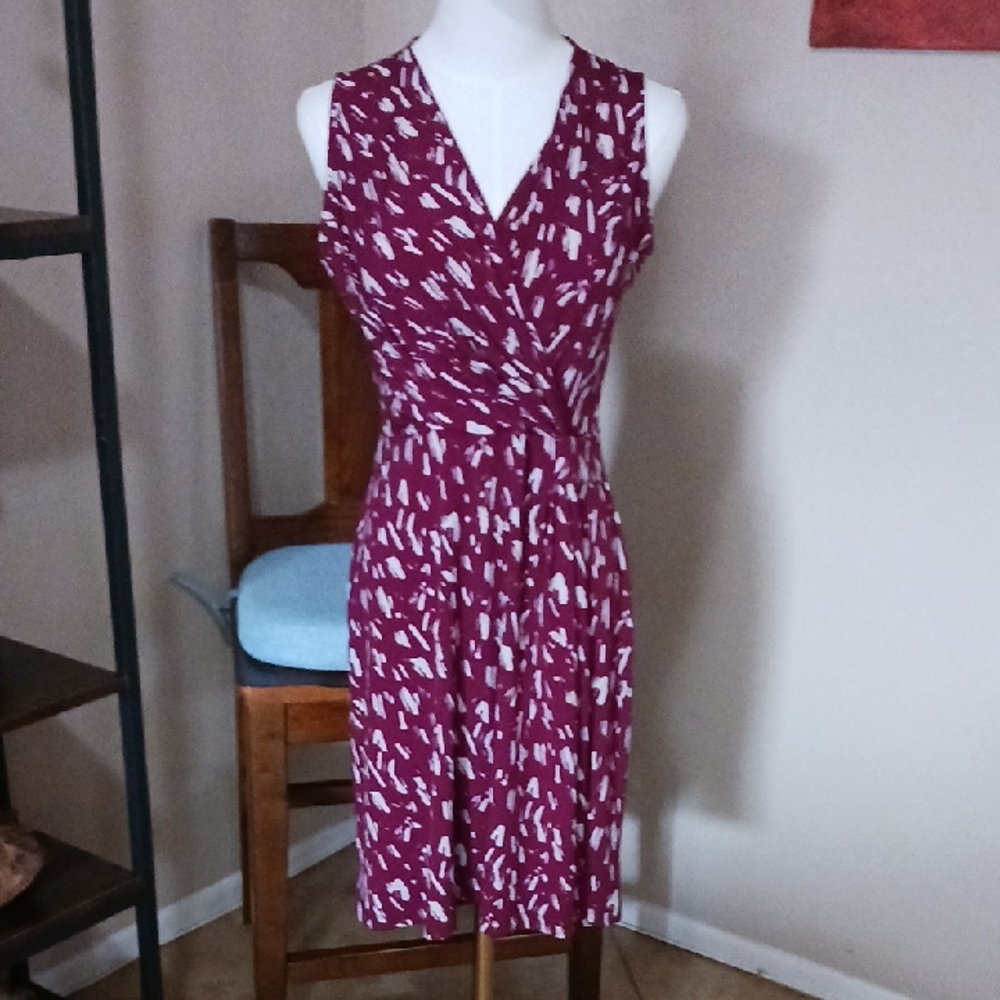 NWT- Elegant Sleeveless Burgundy Dress